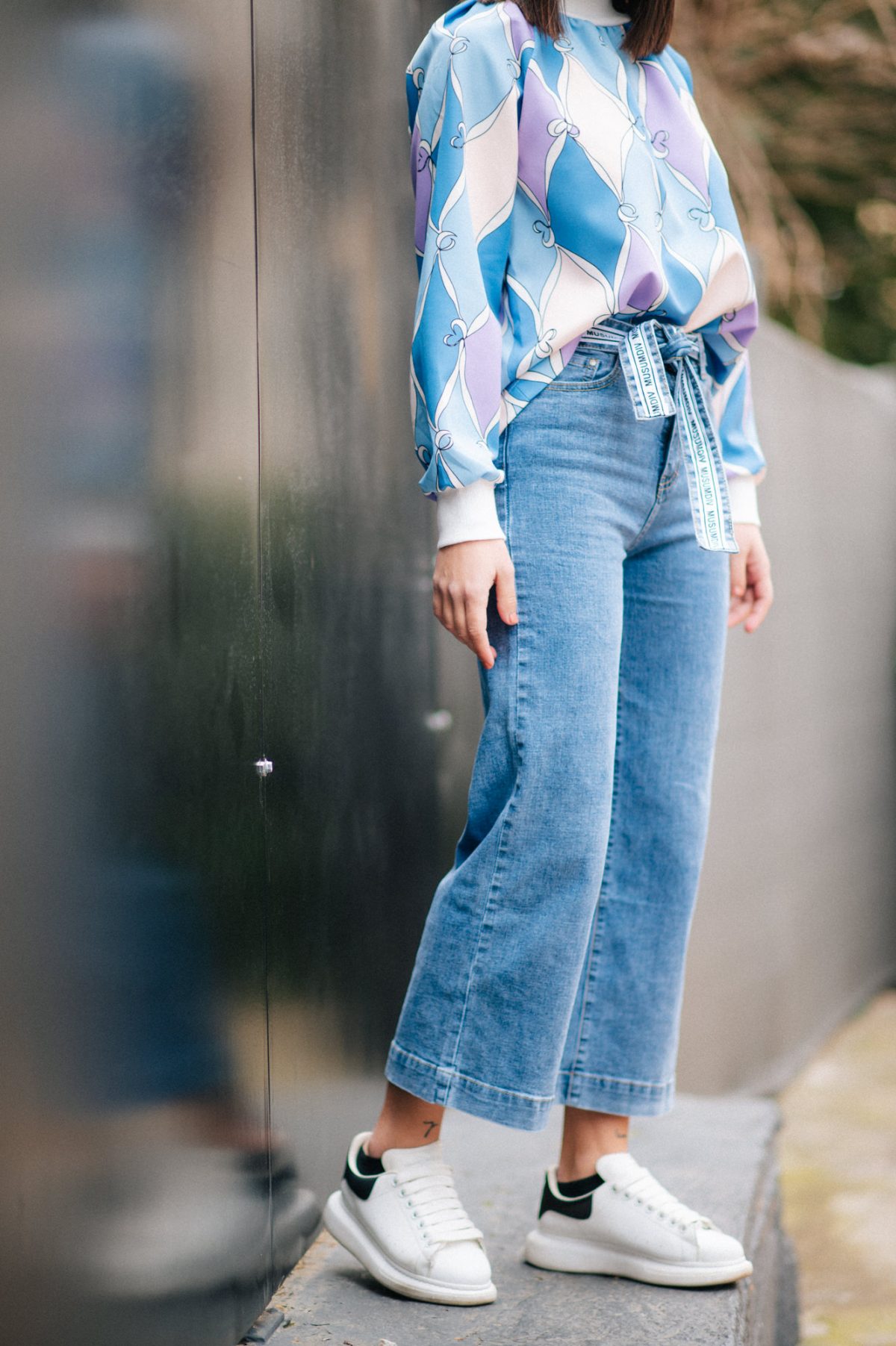 High-waisted Jeans with Belt