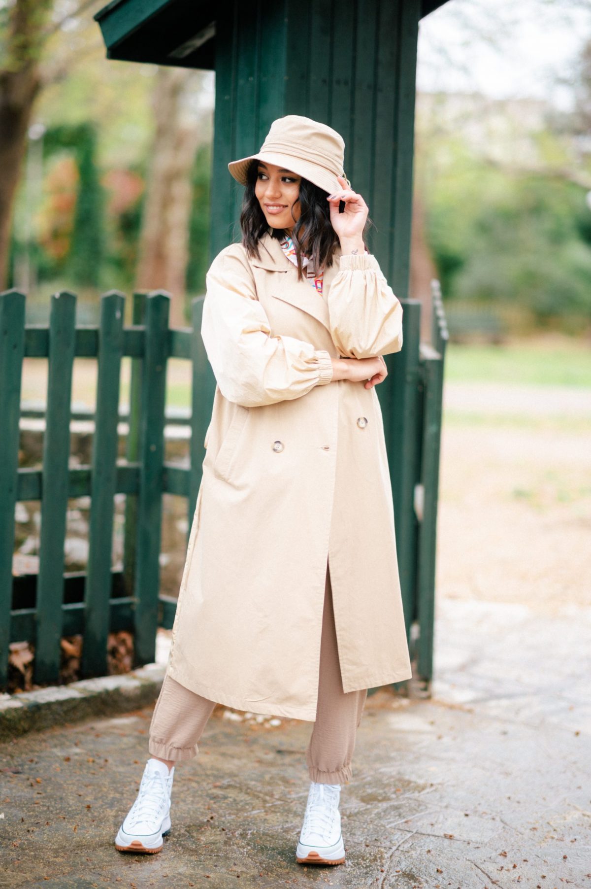 Spring trench coat with Hat
