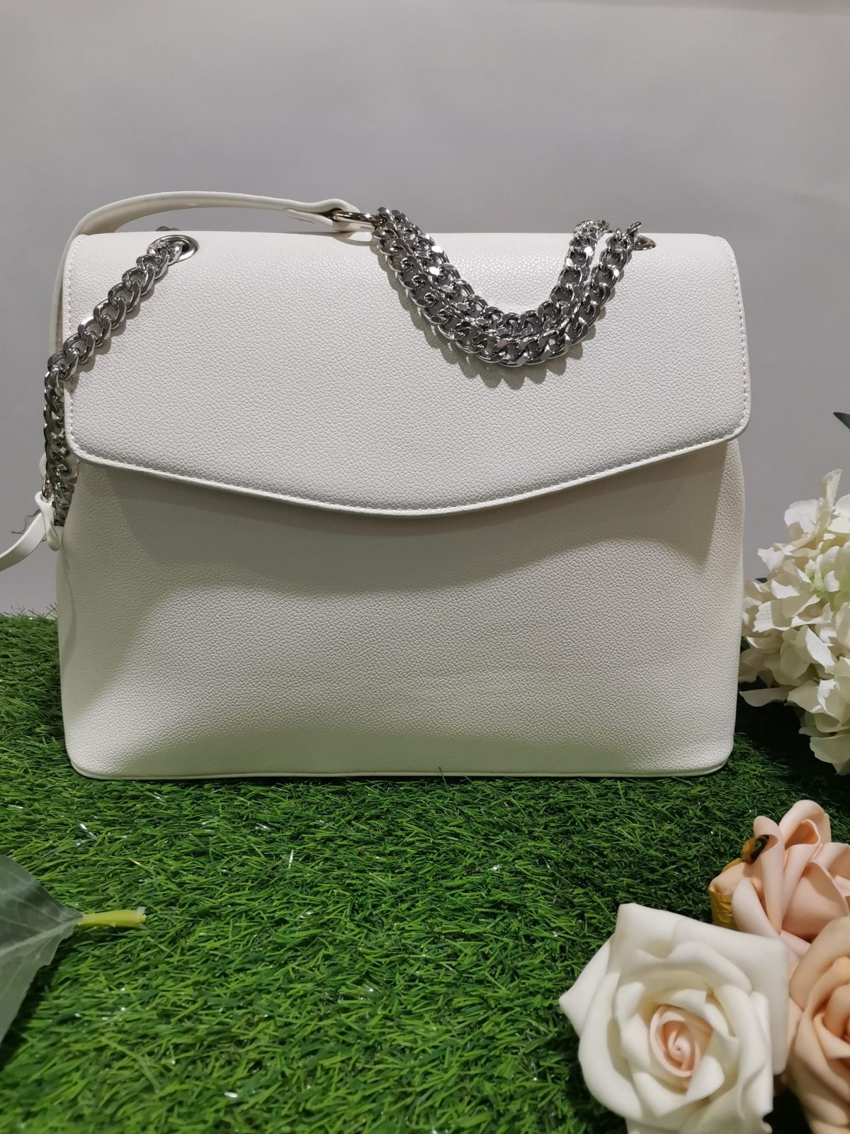 Handbag with Chain white