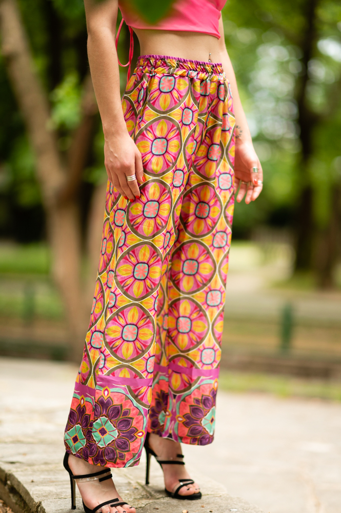 Woman wearing printed summer pants