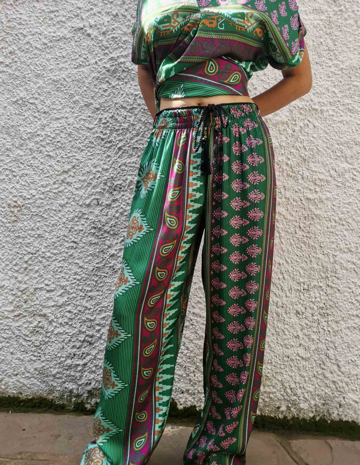High-waisted Satin Pants with geometric patterns