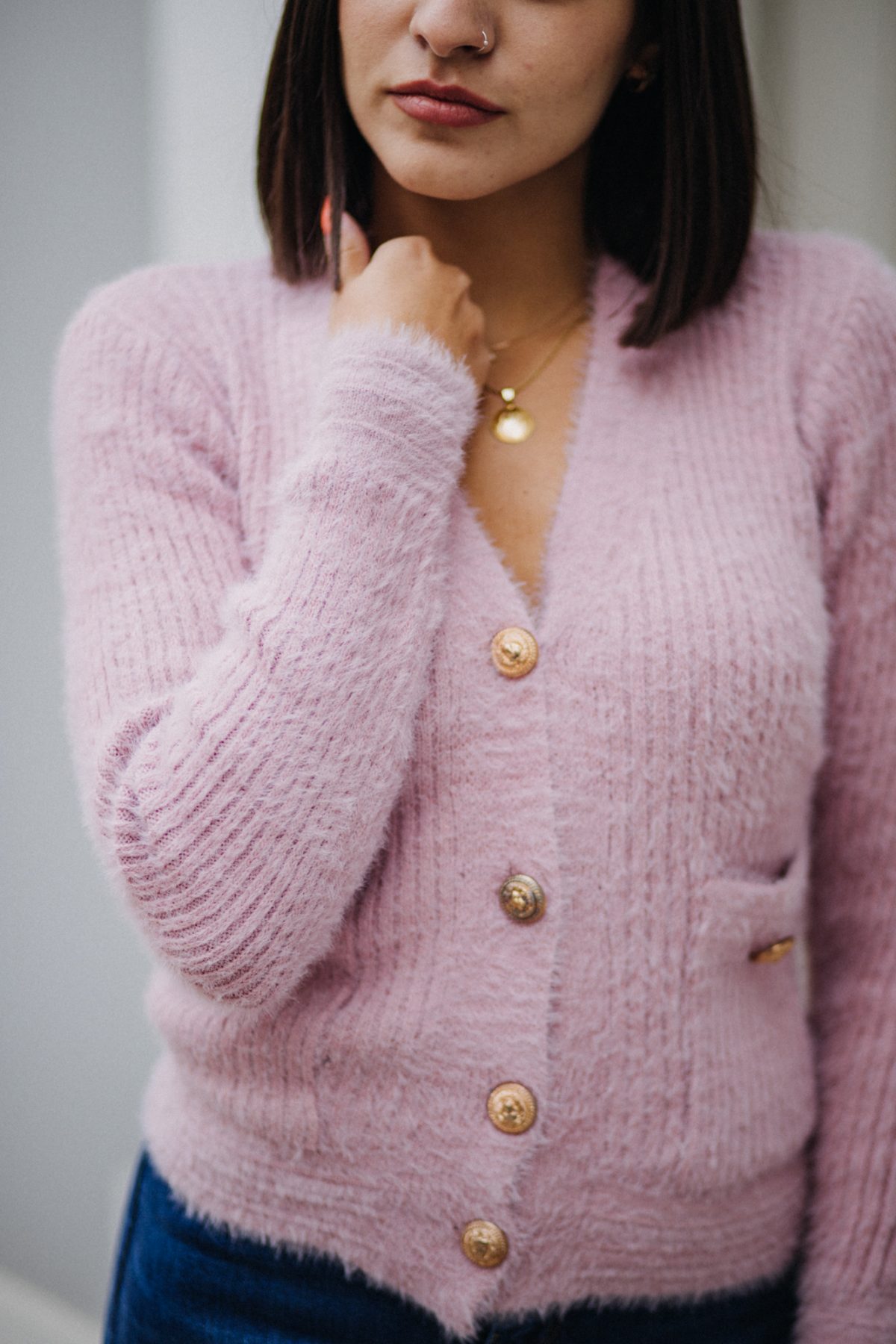 Woolen cardigan with gold buttons