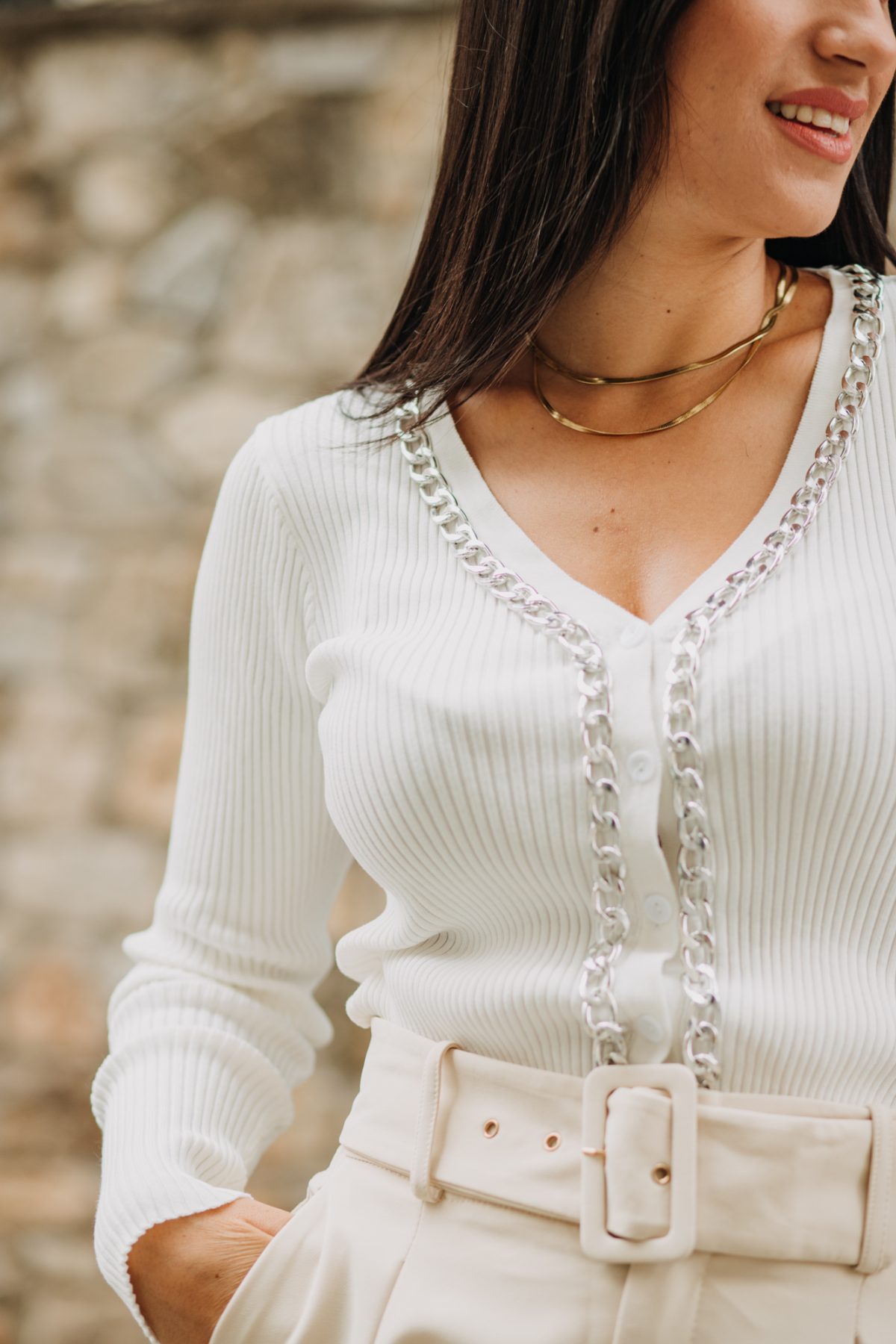 White elastic top with chain