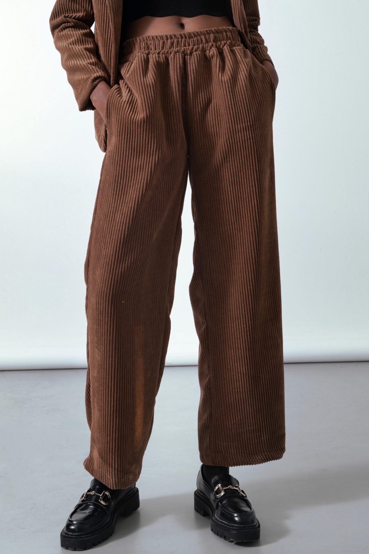 Corduroy brown trouser in brown