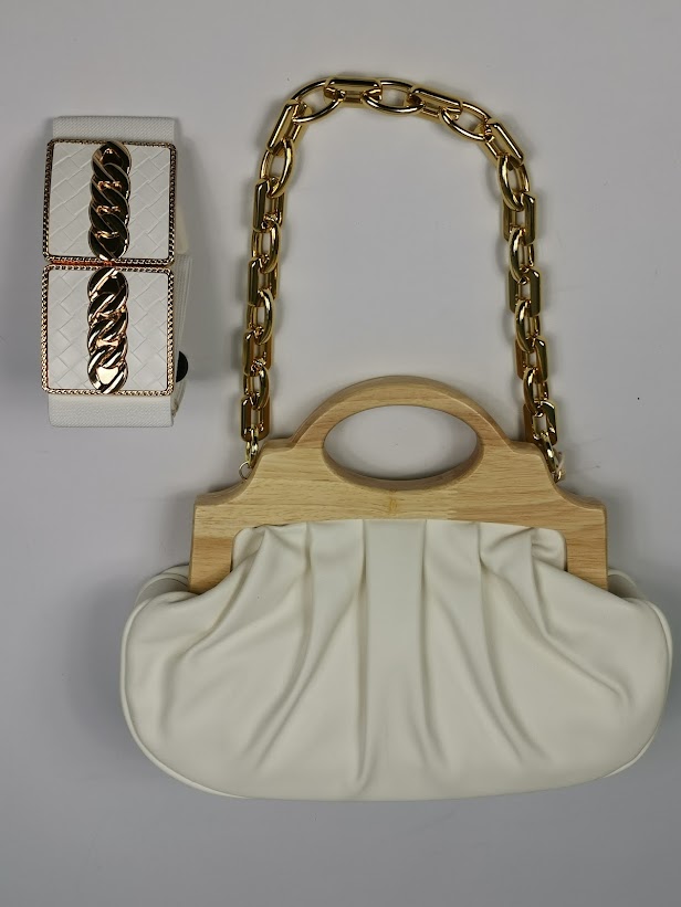 Τσάντα μικρή με λεπτομέρειες απο φυσικό ξύλο σε λευκό χρώμα