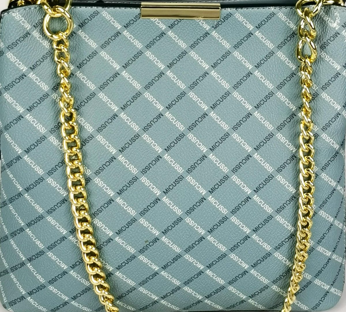 Blue shoulder bag with gold chain