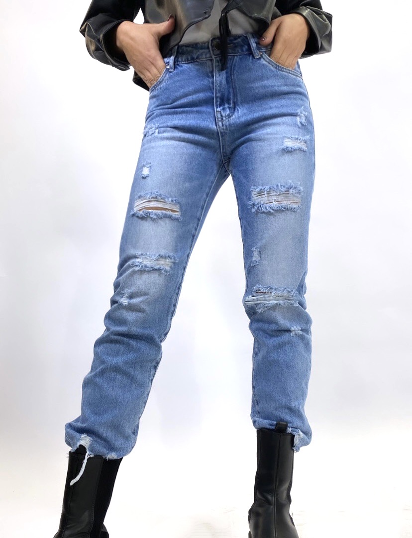 Torn high-waisted jeans with pockets