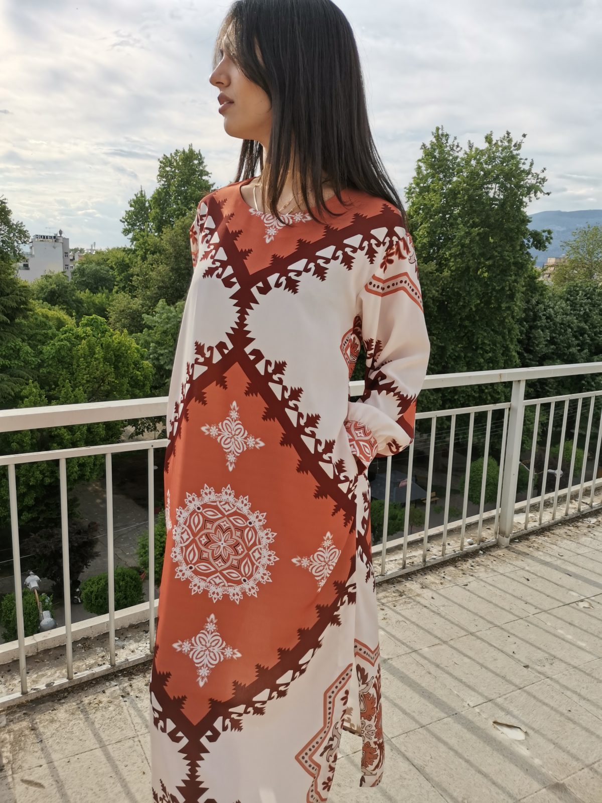 Φόρεμα μακρυμάνικο στυλ κιμονό εμπριμέ